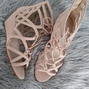 Kenneth Cole 2+ inch wedge suede shoes. NWOB